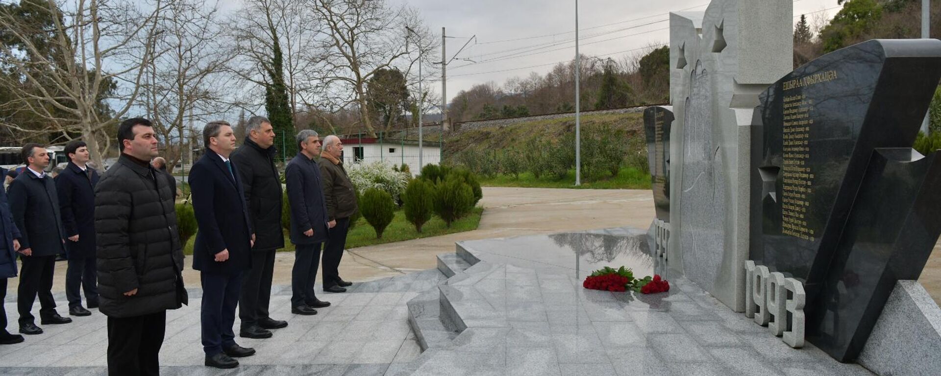 Память первого президента Абхазии Владислава Ардзинба почтили ветераны ОВНА, члены правительства, депутаты и молодежь республики. - Sputnik Абхазия, 1920, 16.03.2026