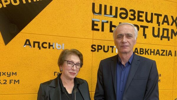 Профориентация и связь поколений: в АГУ прошел круглый стол - Sputnik Абхазия