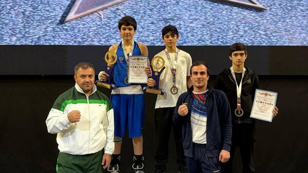 Аԥсуа спортсменцәа 2012-2013 шықәсқәа рзы ииз арԥарцәа рыбжьара абокс азы Аладатәи Афедералтә округ аԥхьахәгараҿы аԥхьахәтә ҭыԥқәа ааныркылеит - Sputnik Абхазия