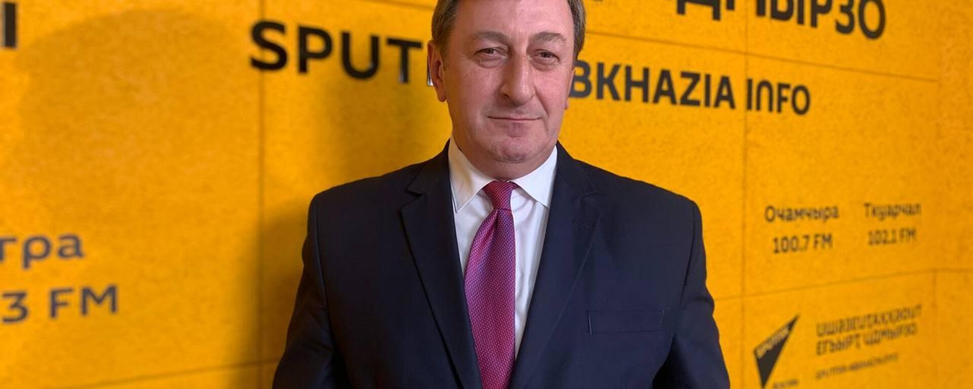 Ашәба еиҭеиҳәеит аҵарауаҩ Владимир Занҭариа аԥсуа литературеи ажурналистикеи рҟны илагала - Sputnik Аҧсны, 1920, 23.03.2026