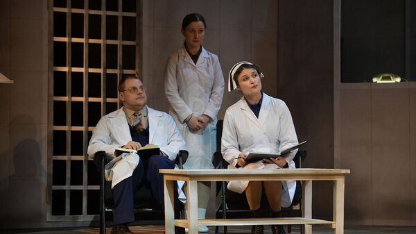 Спектакль в РУСДРАМе Пролетая над гнездом кукушки - Sputnik Абхазия