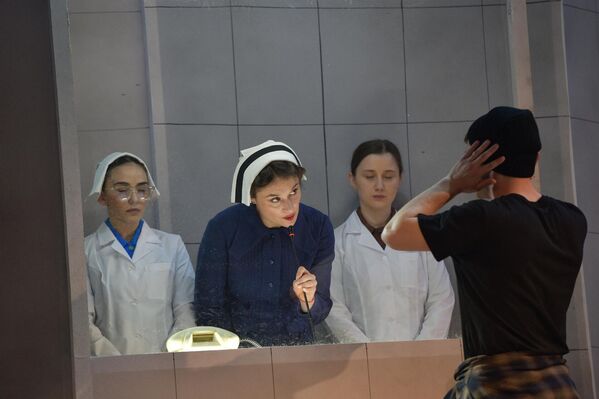 "Пролетая над гнездом кукушки" пользуется большой популярностью в Москве - Sputnik Абхазия