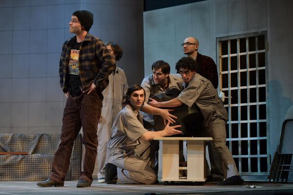 Премьера спектакля "Пролетая над гнездом кукушки" пройдет 27-28 марта - Sputnik Абхазия