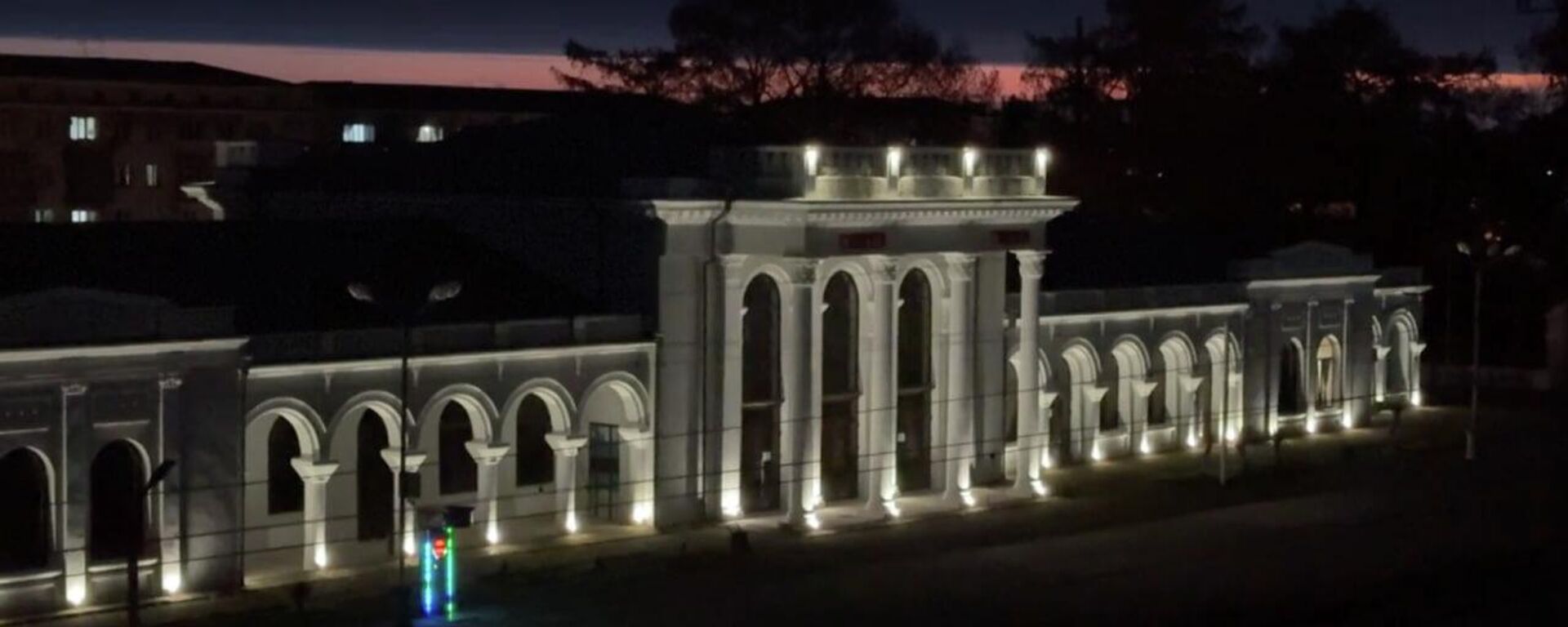 Архитектурная подсветка на гудаутском вокзале - Sputnik Абхазия, 1920, 26.03.2026