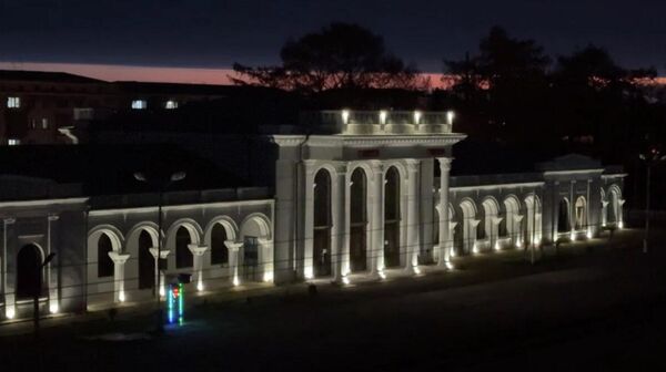 Архитектурная подсветка на гудаутском вокзале - Sputnik Абхазия