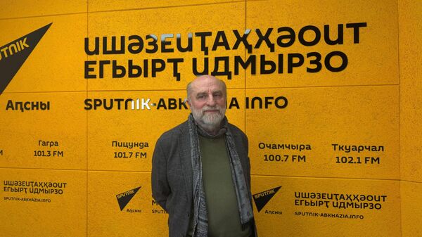 Кайф театра: Кесоу Хагба о профессии актера и роли искусства - Sputnik Абхазия
