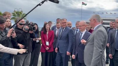 Президент Абхазии Бадра Гунба и Первый замруководителя Администрации Президента России Сергей Кириенко посетили выставку "Абхазия — инвестиции в будущее"