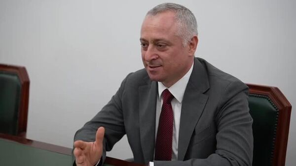 Бадра Гәынбеи ҞЧА ахада Рашьыд Темрезови еиԥылеит - Sputnik Аҧсны