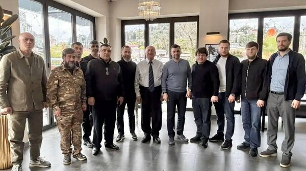 Донецктәи Жәлар Рреспублика ахада Денис Пушилини Абнатә дивизиа адҵаҟаҵаҩ Ахра Аҩӡбеи аԥснынтәи Донбасс аветеранцәеи аибашьцәеи ирԥылеит - Sputnik Абхазия