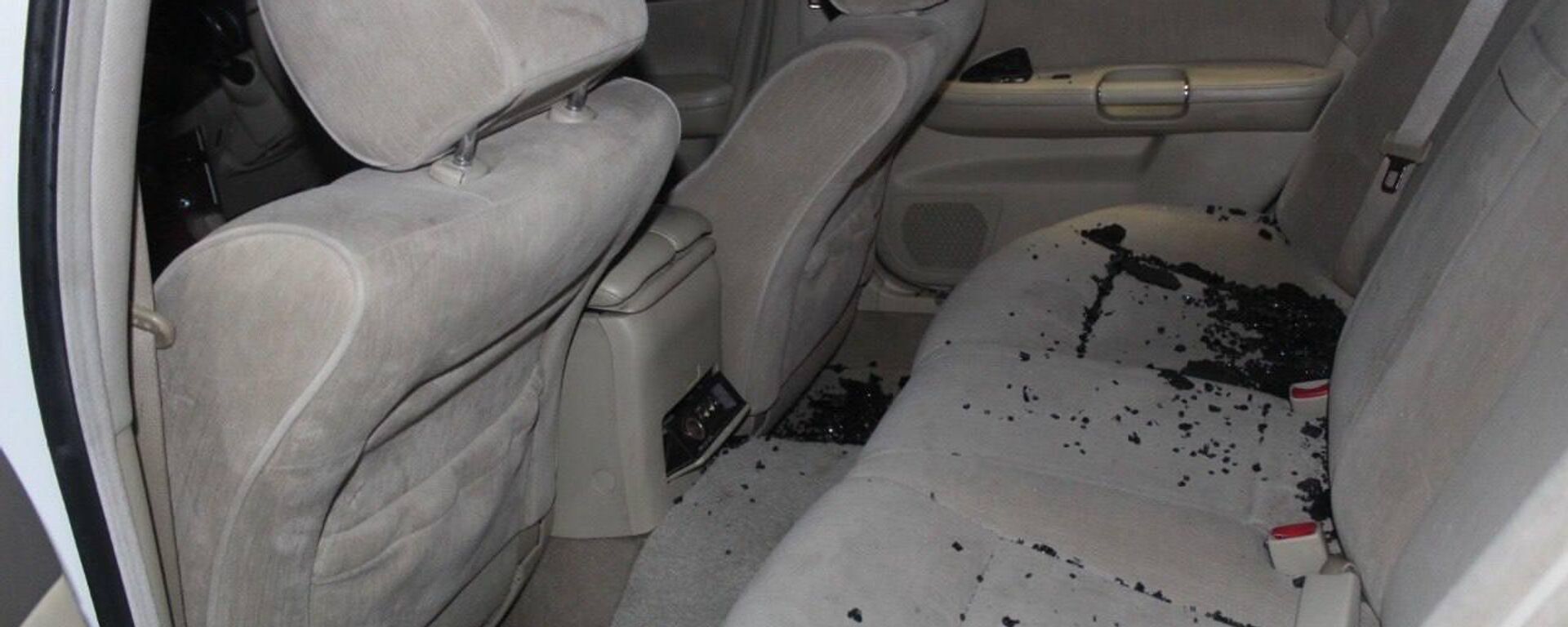 Сухумчанин обстрелял свою машину - Sputnik Абхазия, 1920, 07.04.2026