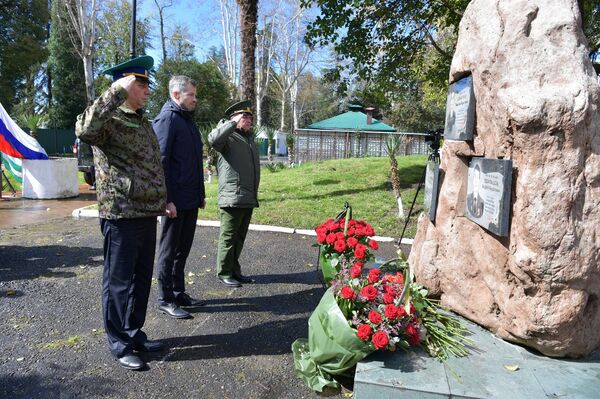 Церемония памяти погибшего подполковника Квитко Церемония памяти погибшего подполковника Квитко - Sputnik Абхазия
