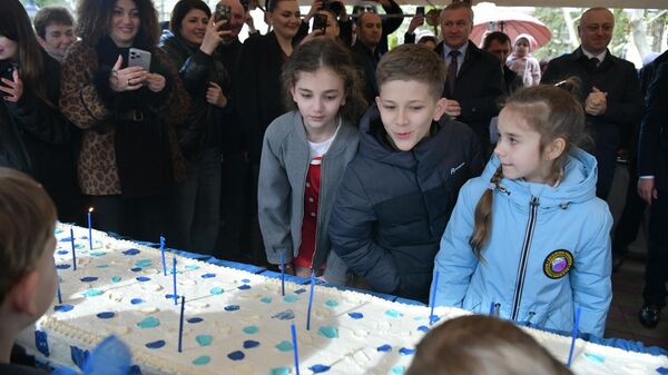 Город-герой Ткуарчал отмечает свое 84-ие_фл - Sputnik Абхазия