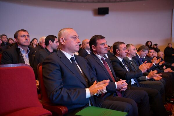 Сюрпризом от главы государства было выделение пяти миллионов рублей на социально-экономическое развитие Ткуарчала - Sputnik Абхазия