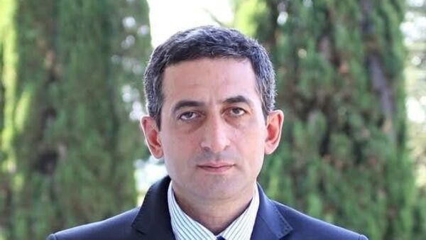 Аԥсны зҽаԥсазтәыз акультура аусзуҩ, атележурналист Гарри Арсҭаа иахьа 60 шықәса ихыҵит - Sputnik Абхазия