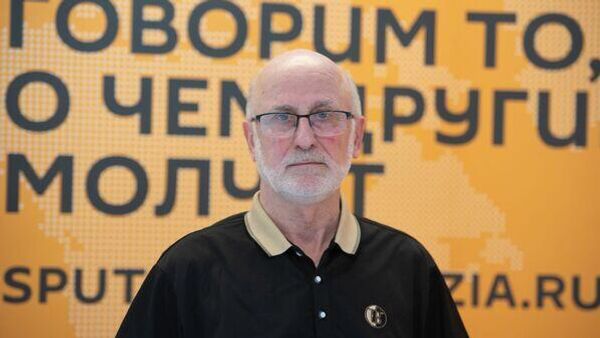 Нугзар Логәуа Аԥсны Жәлар рсахьаҭыхҩы ҳәа аҳаҭыртә хьӡы ихҵоуп - Sputnik Аҧсны