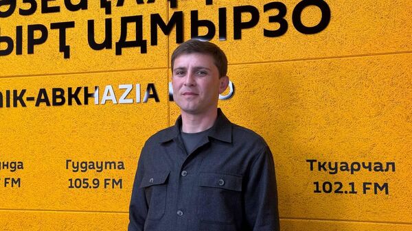 Благоустройство и транспорт: Константин Тарба рассказал о развитии столицы  - Sputnik Абхазия