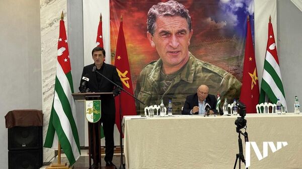 Ҭемыр Гәлиа аветеранцәа реиҿкаара Аруаа ахантәаҩыс деиҭалхуп - Sputnik Абхазия