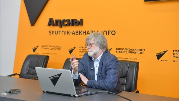 Афотосахьа ахархәарала изҭахымгьы уконтент иазхьаԥшыртә ишыҟаҵатәу - Sputnik Аҧсны