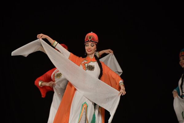 Аҳәынҭқарратә филармониаҿы иқәгылеит Калмыкиа ашәаҳәареи акәашареи рҳәынҭқарратә академиатә ансамбль"Тиульпан". - Sputnik Аҧсны