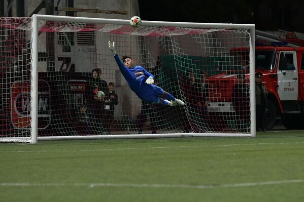 "Амкал" аԥсуа шьапылампыласцәа рымба ампыл ҭанаршәит. Ахәмарра 2:1 ҳәа иацҵан. Ампыл ҭаиршәит Заурбек Кокаев. - Sputnik Аҧсны