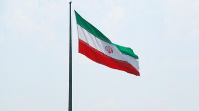 Флаг Исламской Республики Иран в Тегеране.