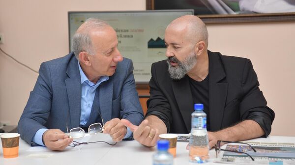 Круглый стол в Государственном музее боевой славы им. В. Г. Ардзинба Россия – Абхазия. Честный диалог  - Sputnik Абхазия