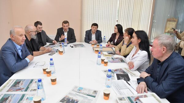 Круглый стол в Государственном музее боевой славы им. В. Г. Ардзинба Россия – Абхазия. Честный диалог  - Sputnik Аҧсны