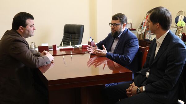 Таращ Хагба встретился с Муратом Храчевым - Sputnik Абхазия