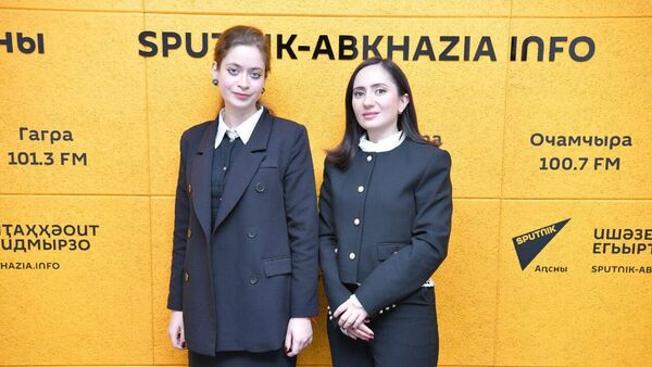 Защита детей от домашнего насилия и работа кризисного центра: интервью с экспертами - Sputnik Абхазия