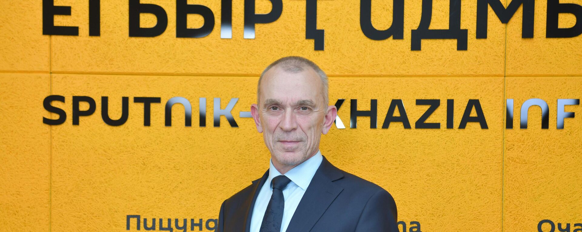 Взаимный интерес: Аджинджал о сотрудничестве с РАН и будущем IT в Абхазии Взаимный интерес: Аджинджал о сотрудничестве с РАН и будущем IT в Абхазии - Sputnik Абхазия, 1920, 03.05.2026