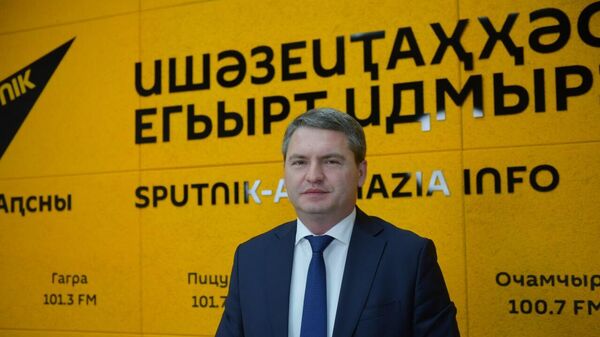 Кавказтәи аинвестициатә форум алҵшәақәа: аԥыза-министр ихаҭыԥуаҩ иҿцәажәара - Sputnik Аҧсны