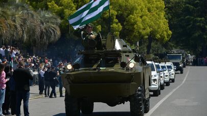 Парад Победы в честь 9 Мая в Сухуме