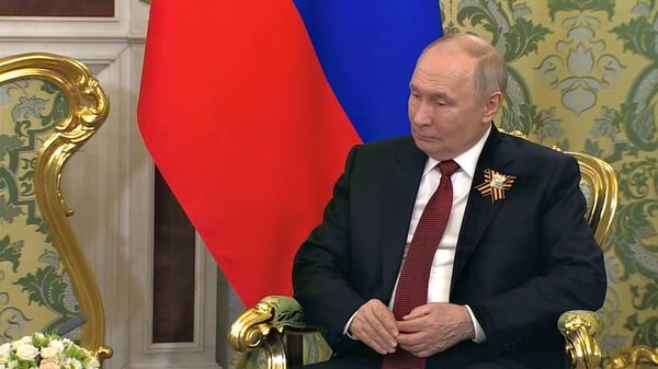 Владимир Путин на встрече с Бадрой Гунба - Sputnik Абхазия