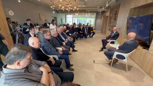Бадра Гунба проводит встречу с представителями Московской абхазской диаспоры. - Sputnik Аҧсны