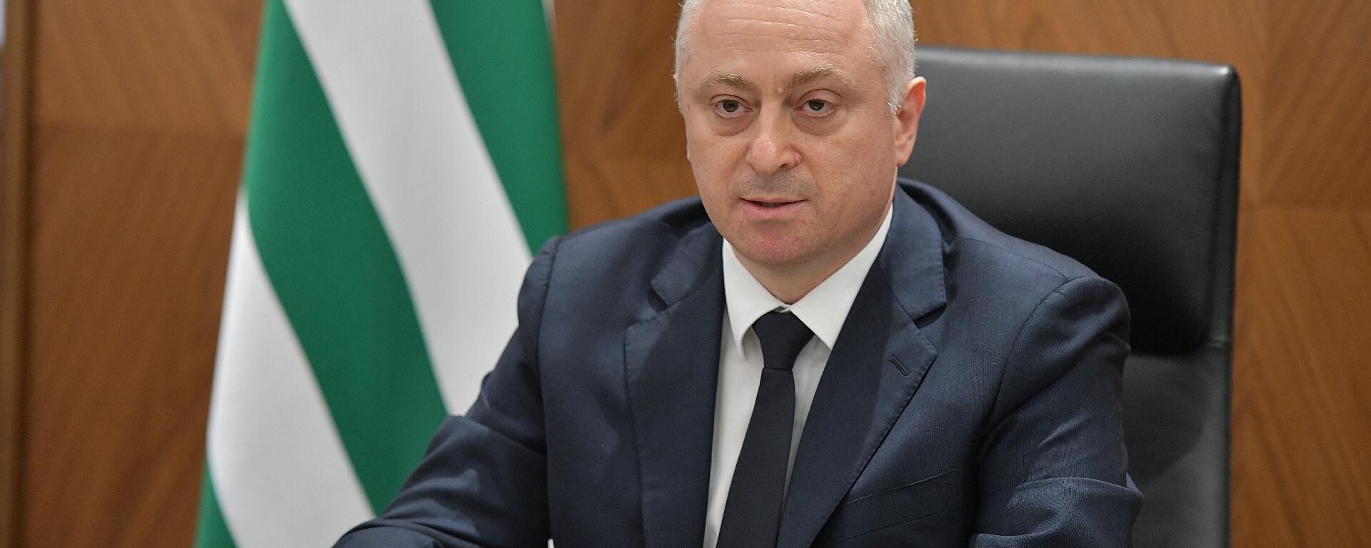 Президент Абхазии Бадра Зурабович Гунба Президент Абхазии Бадра Зурабович Гунба - Sputnik Аҧсны, 1920, 22.09.2026