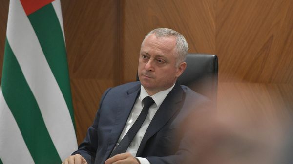 Президент Абхазии Бадра Зурабович Гунба - Sputnik Аҧсны