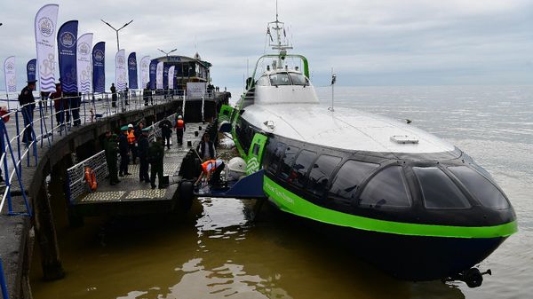 Комета прибыла в Сухумский порт - Sputnik Абхазия