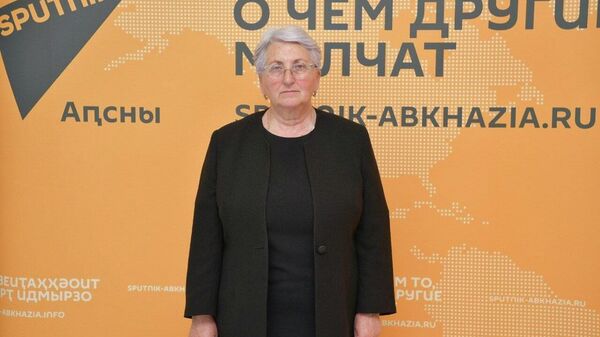 Габлиаԥҳа еиҭалҳәеит Аҟәатәи аҳәынҭколлеџь абитуриентцәа ирнаҭо алшарақәа ртәы - Sputnik Аҧсны