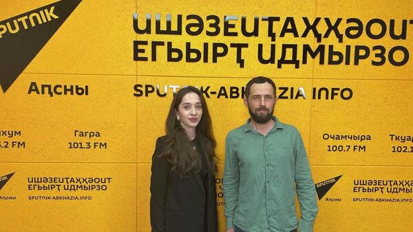 Жәлар рмузыкатә рҳәагақәа оркестр Донецк рықәгылара: артистцәа рыҿцәажәара - Sputnik Аҧсны