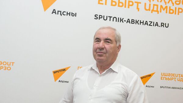 Аԥсны аӡахәааӡареи аҩыҟаҵареи ақыҭанхамҩа аҿиараҿы: аӡахәааӡаҩ иҿцәажәара - Sputnik Аҧсны