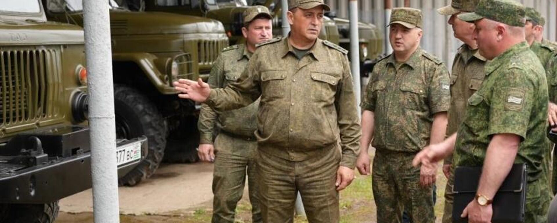 Министр обороны Беслан Цвижба совершил объезд воинских частей Министр обороны Беслан Цвижба совершил объезд воинских частей - Sputnik Абхазия, 1920, 01.06.2026