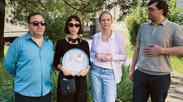 Афильм Адунеи абжьы ацәыӡуеит (Мир теряет громкость) аҭыхрақәа ирылагеит Аԥсны - Sputnik Абхазия