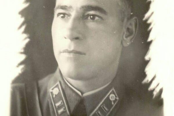 Памятник герою битвы за Кавказ, майору Ивану Ивановичу Аршаве облагородили в Сухуме - Sputnik Абхазия