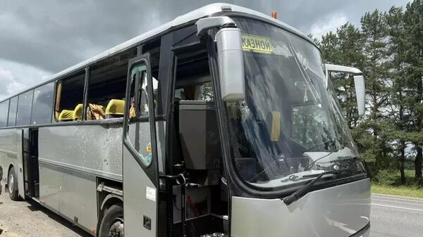 Автобус с белорусскими детьми, атакованный украинским дроном в Брянской области - Sputnik Абхазия