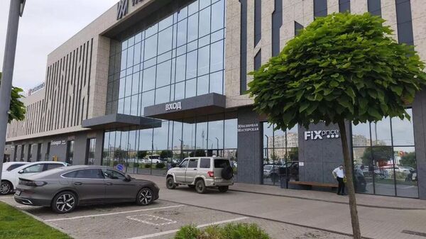 Обстановка у здания ТЦ в Краснодаре, где произошло нападение на посетителей
 - Sputnik Абхазия