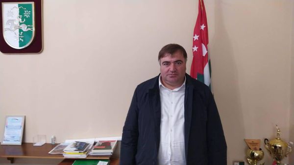 Ақыҭақәа ирзоурыжьуа миллионк мааҭ хархәашьас иаҭахо: араион ахада ихаҭыԥуаҩ ицәажәара - Sputnik Аҧсны