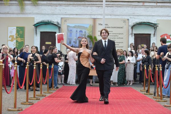 Выпускные вечера проходят с размахом в городских, районных и сельских школах - Sputnik Абхазия