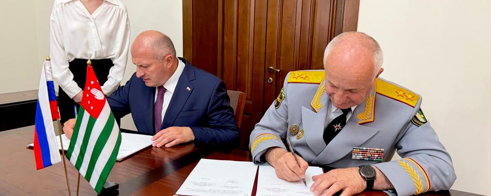 Заседание абхазо-российской комиссии по сотрудничеству в сфере ЧС прошло в Сухуме - Sputnik Абхазия, 1920, 03.07.2026