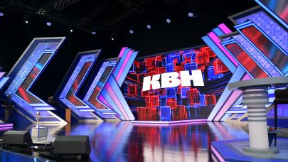 "Встреча выпускников КВН" началась на театральной площади в Сухуме.