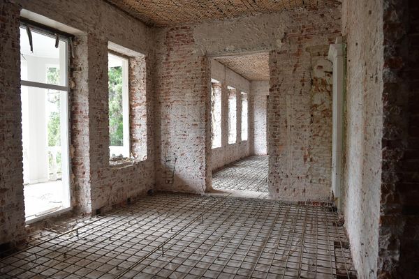 Ремонтно-восстановительные работы в музыкальном училище имени Чичба Ремонтно-восстановительные работы в музыкальном училище имени Чичба - Sputnik Абхазия